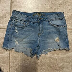 💙EUC- DISTRESS DENIM SHORTS SZ 9💙